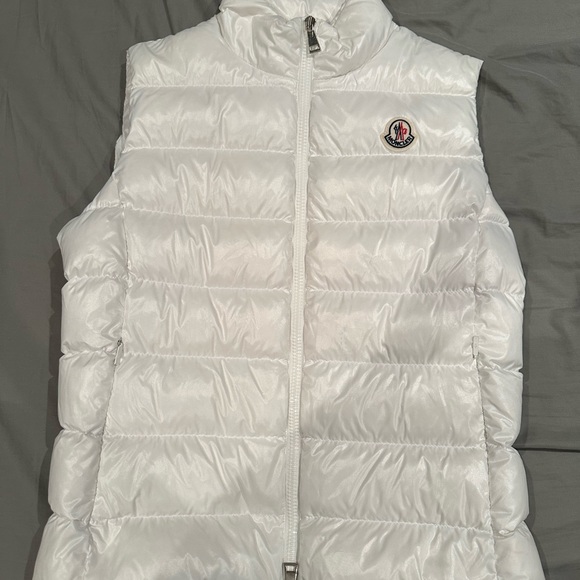 ❌Sold❌ Authentic Moncler women down vest - Picture 2 of 8